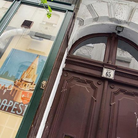Authentic Akacfa Apartment Budapest Exterior photo