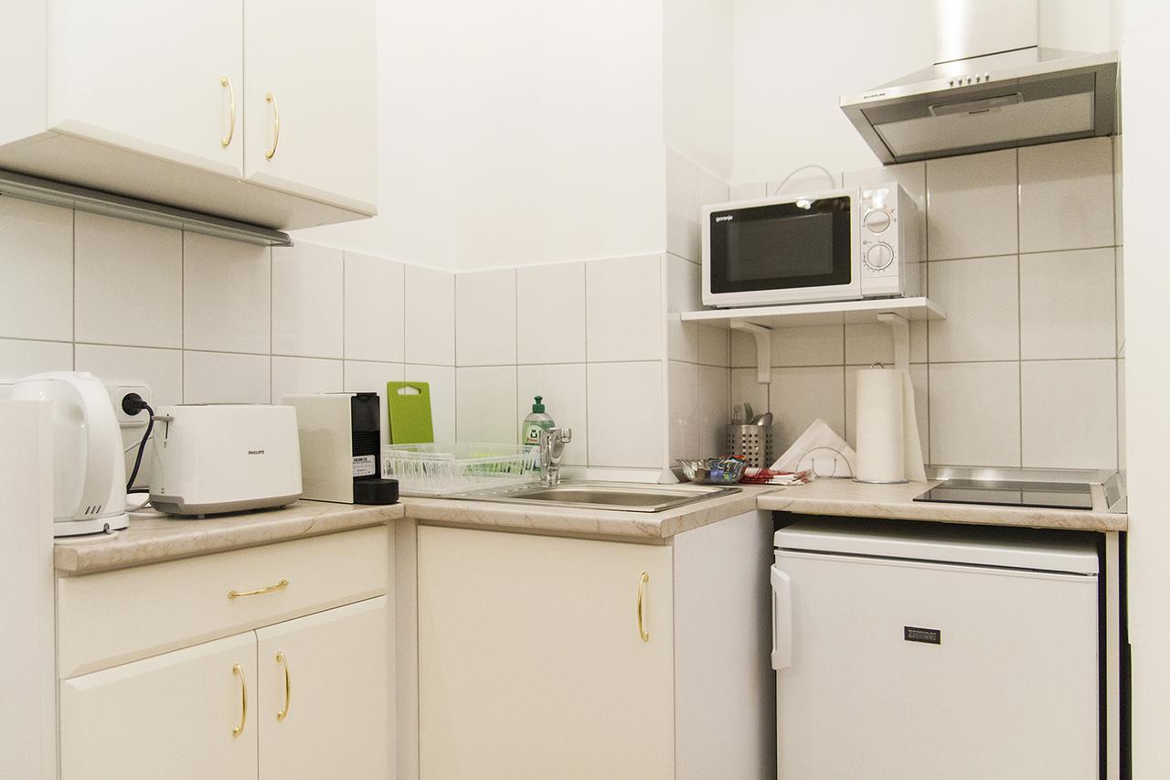 Authentic Akacfa Apartment Budapest Exterior photo