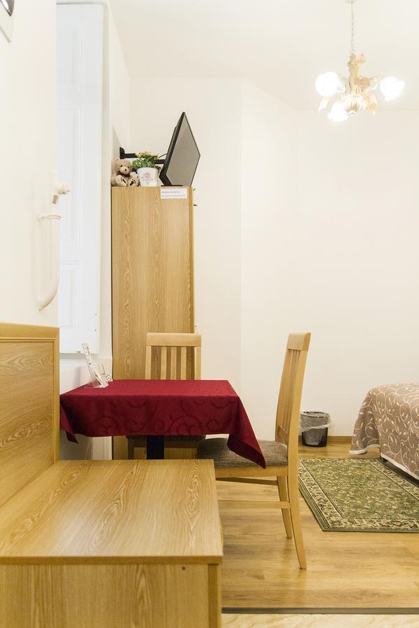 Authentic Akacfa Apartment Budapest Exterior photo
