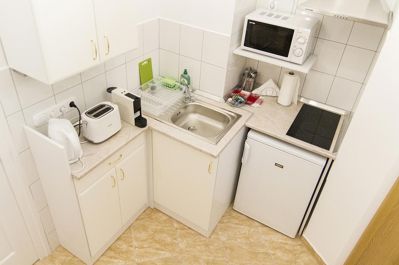 Authentic Akacfa Apartment Budapest Exterior photo