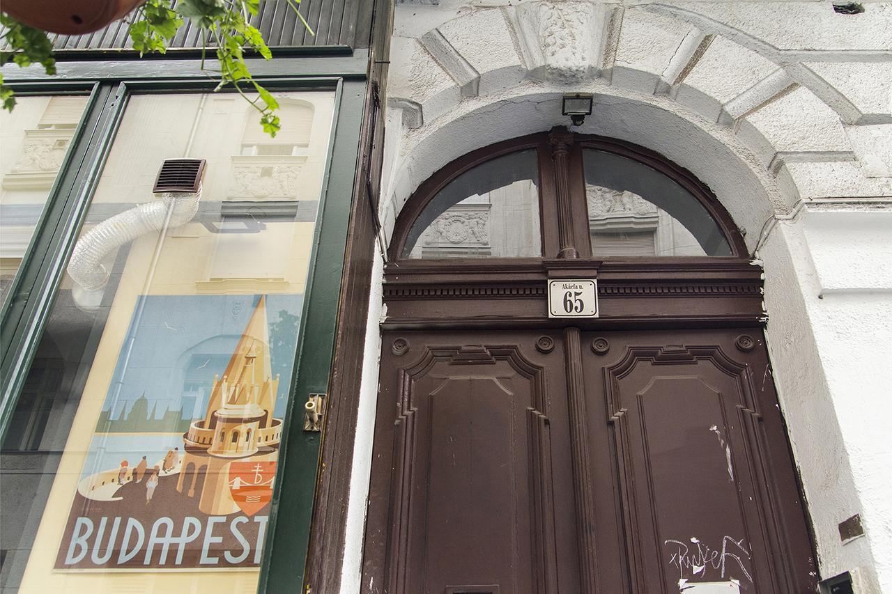 Authentic Akacfa Apartment Budapest Exterior photo