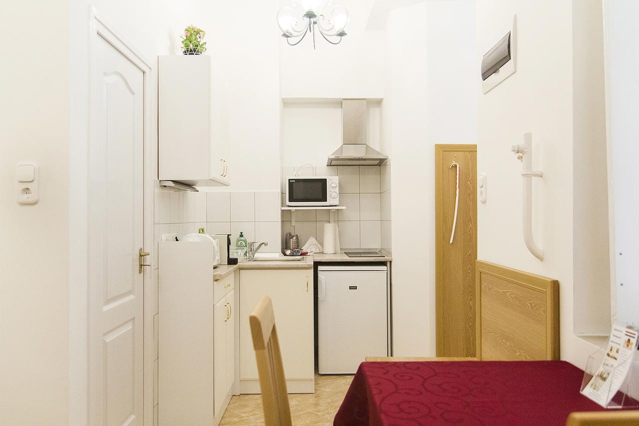 Authentic Akacfa Apartment Budapest Exterior photo