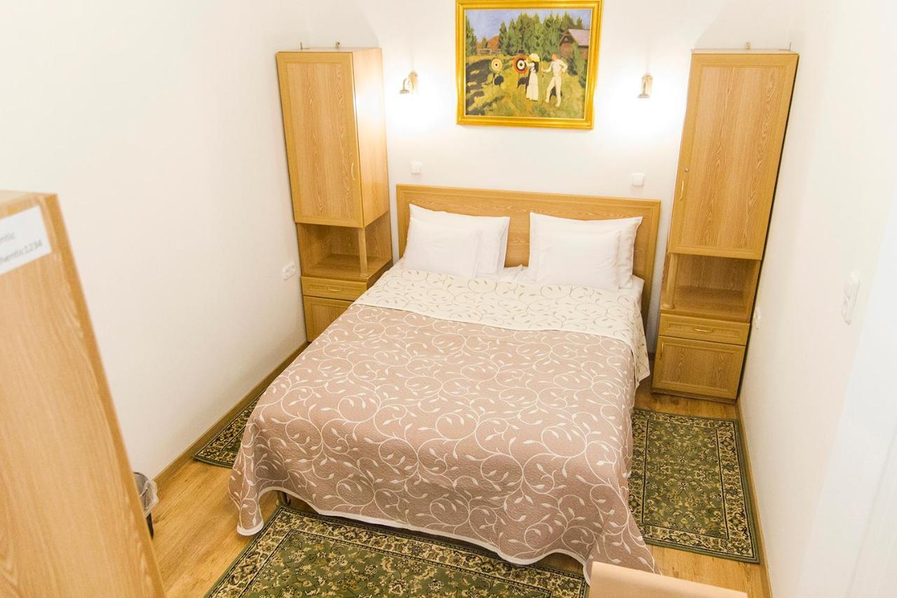 Authentic Akacfa Apartment Budapest Exterior photo
